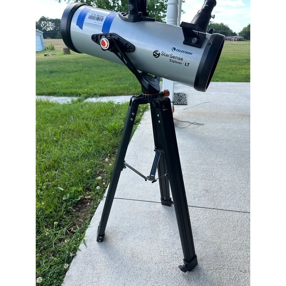 Celestron StarSense Explorer LT 114AZ Newtonian Reflector Telescope Silver